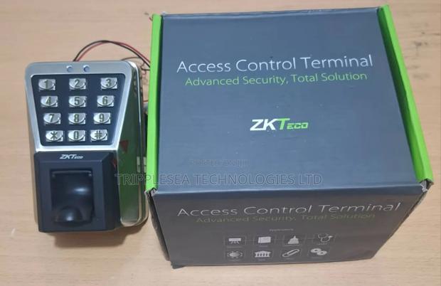 Access Control Terminal + Password + Fingerprint + Free License Ma500 · Photo 1