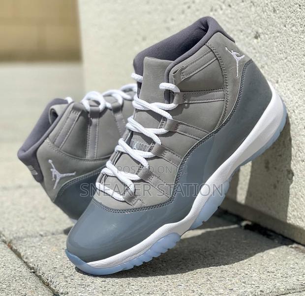 Air Jordan Retro 11 Cool Grey · Photo 2