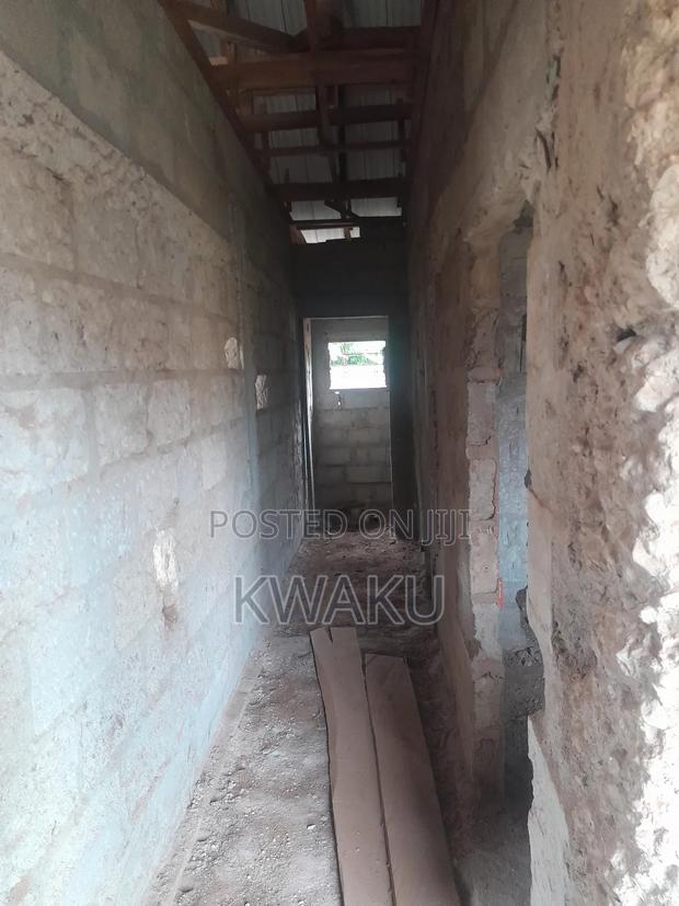 8bdrm House in Kumasi Metropolitan for sale · Photo 2