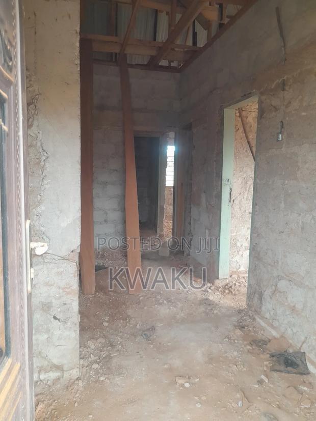 8bdrm House in Kumasi Metropolitan for sale · Photo 4