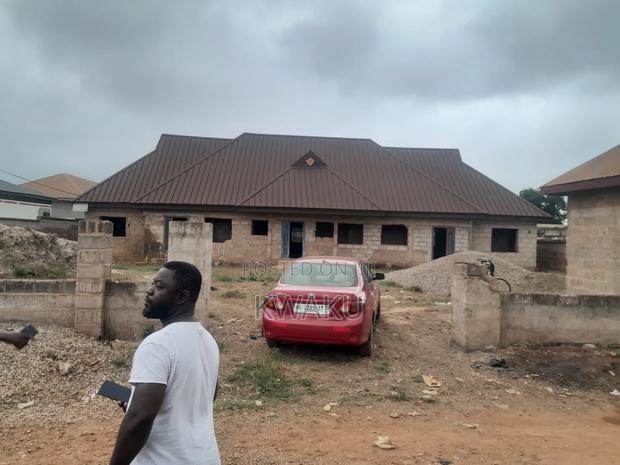 8bdrm House in Kumasi Metropolitan for sale · Photo 1