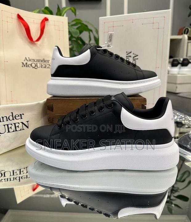 Alexander McQueen · Photo 2