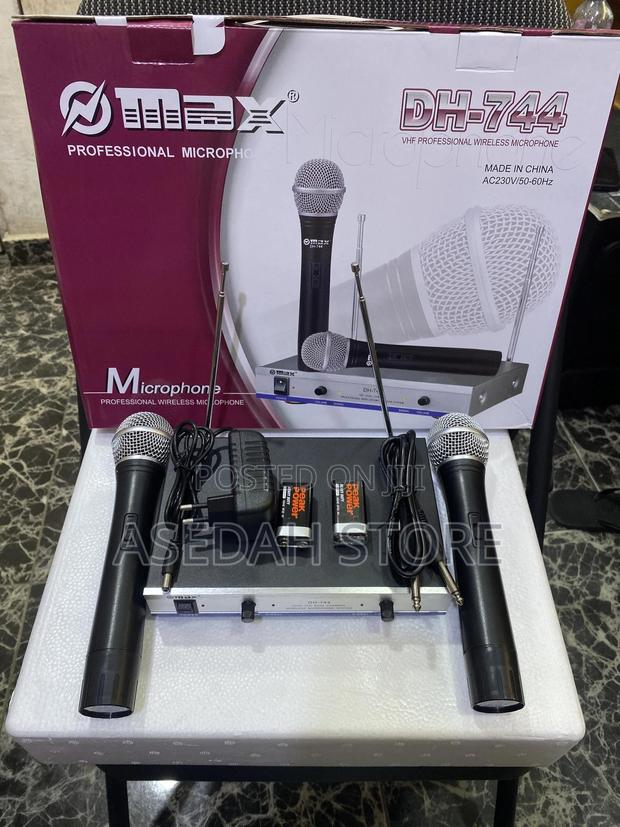 Max Professional Wireless Microphone · Photo 3