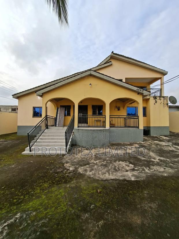 7-Bedroom House for Sale · Photo 1