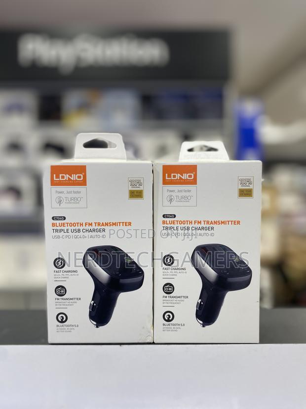 Ldnio C704q Car Charger With Fm Transmitter, 3 Usb Ports, Pd · Photo 1
