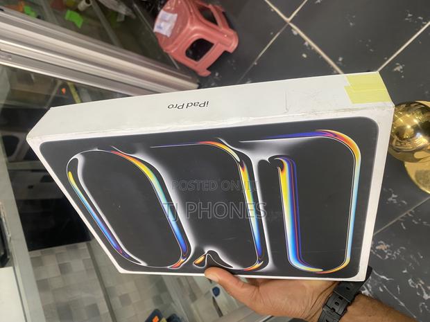 New Apple iPad Pro 13 (2024) 256 GB Black · Photo 2