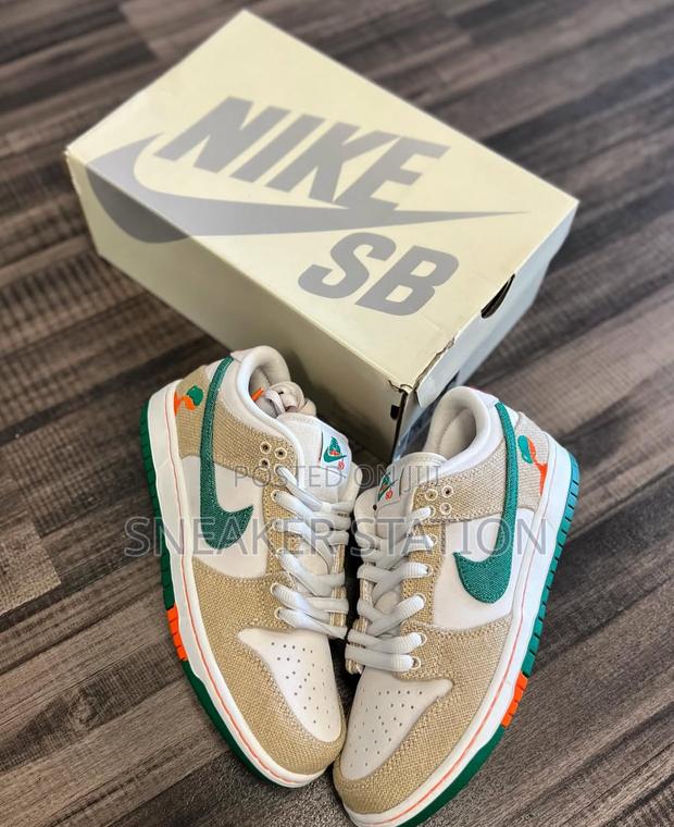 Nike Sb Dunk Jarritos Sneaker · Photo 1