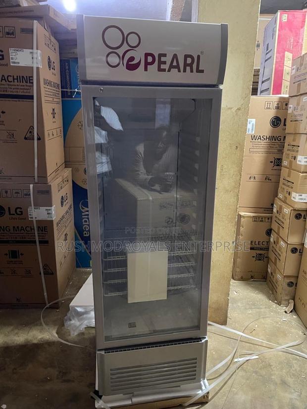 The Pearl 316 Transparent Fridge · Photo 1