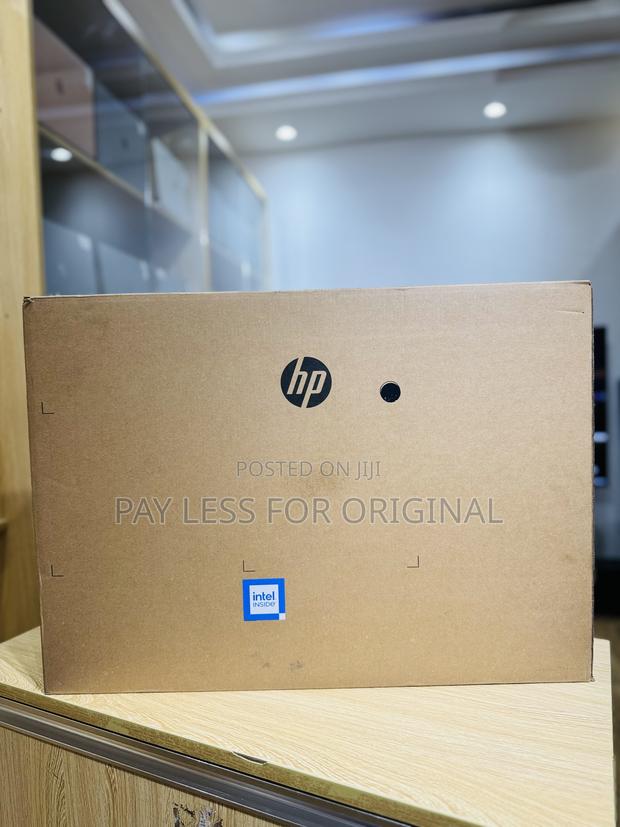 New HP ProOne 240 G10 All-in-One 8GB Intel Core i5 SSD 512GB · Photo 1