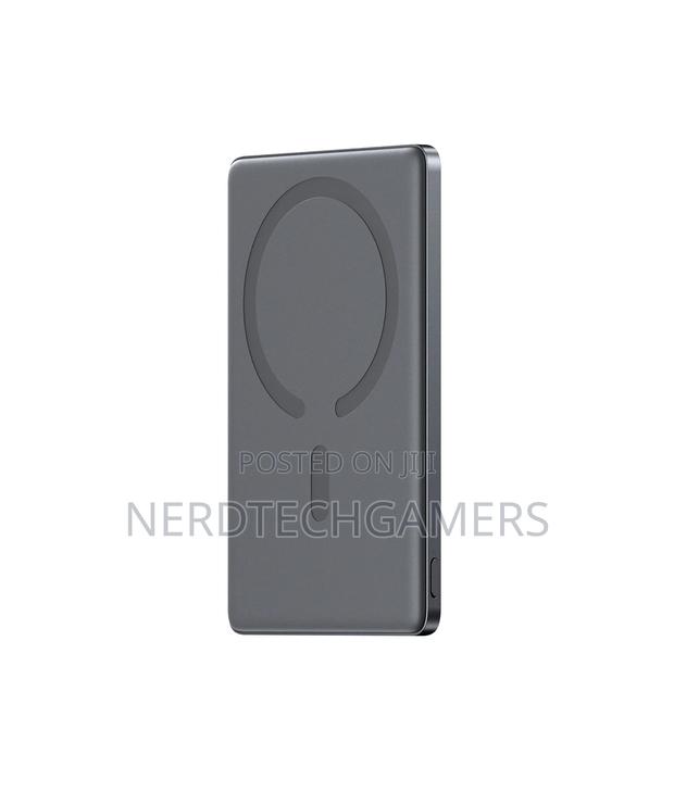 Joyroom Jr-Pbm08 20w Magnetic Wireless Power Bank 5000mah · Photo 3