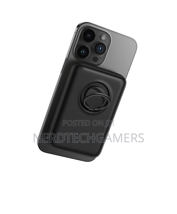 Joyroom Jr-W050 20w Magnetic Ring Holder Wireless Charging Power Bank · Photo 3