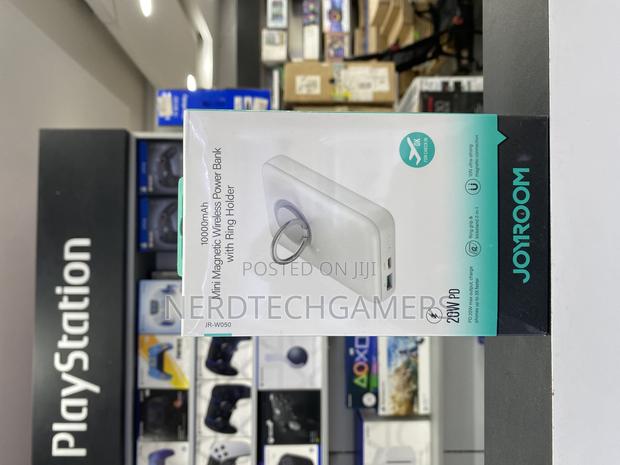 Joyroom Jr-W050 20w Magnetic Ring Holder Wireless Charging Power Bank · Photo 1