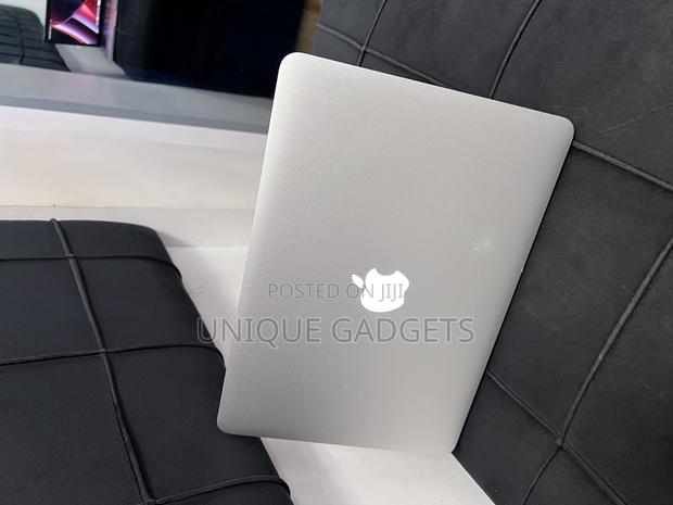 Laptop Apple MacBook Pro 2015 8GB Intel Core I5 SSD 256GB · Photo 3