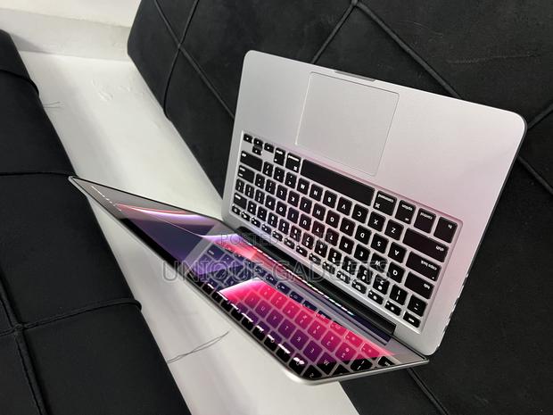 Laptop Apple MacBook Pro 2015 8GB Intel Core I5 SSD 256GB · Photo 2