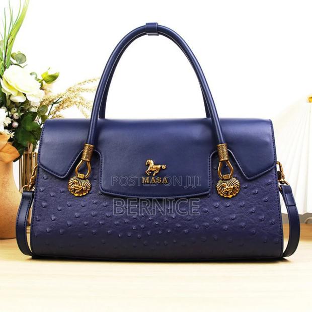 Stylish and Elegant Ladies Handbag · Photo 2