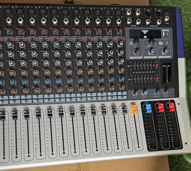 Yamaha 16-Channel Kv Mixer · Photo 1