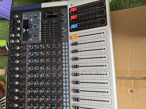Yamaha 16-Channel Kv Mixer · Photo 4