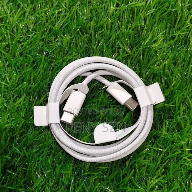 Apple Usb C to C Charge Cable · Photo 2