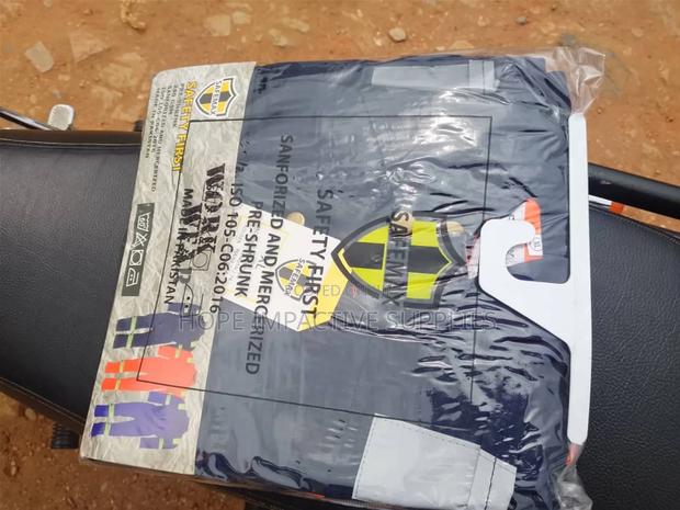 American Safety Coverall, Top And Down, Blue 🔵. · Photo 3