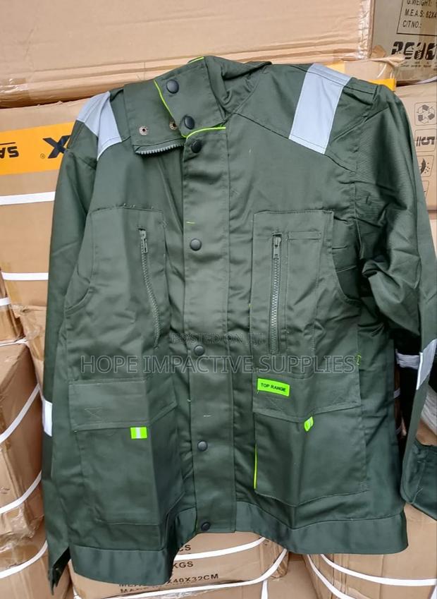 American Safety Coverall, Top And Down - Army Green. · Photo 1