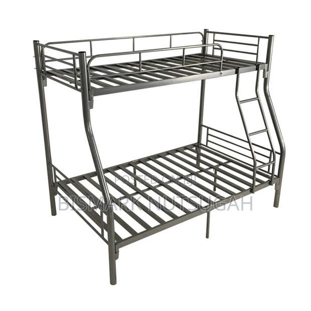 Metallic Bunk Bed · Photo 3