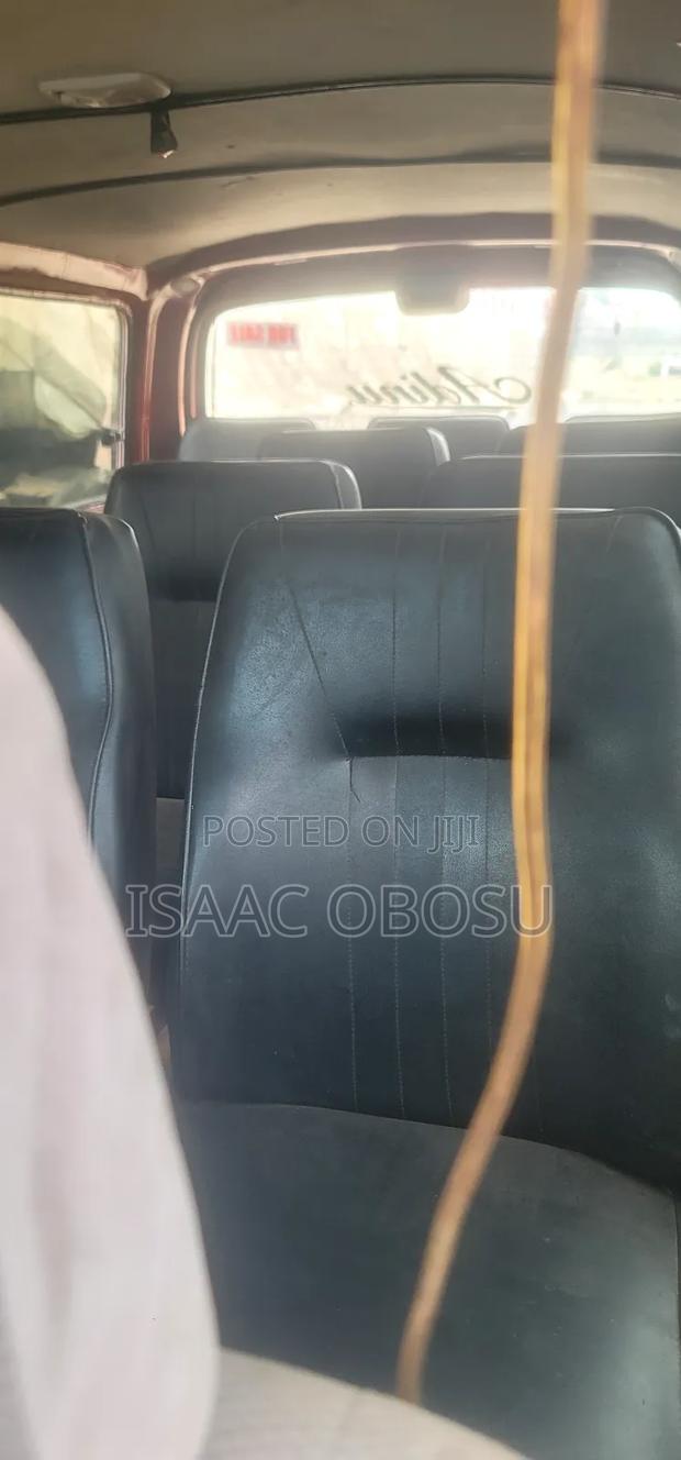Toyota HiAce 2008 Red · Photo 4