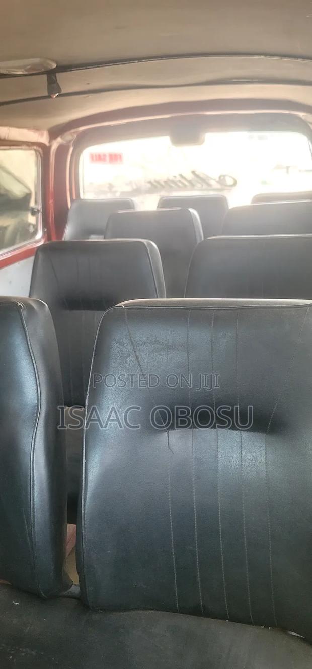 Toyota HiAce 2008 Red · Photo 5