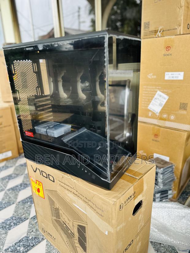 Lian Li V100 Atx Mid-Tower PC Case · Photo 3
