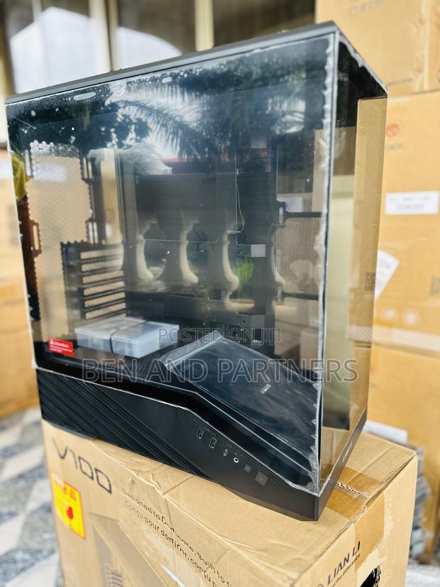 Lian Li V100 Atx Mid-Tower PC Case · Photo 2