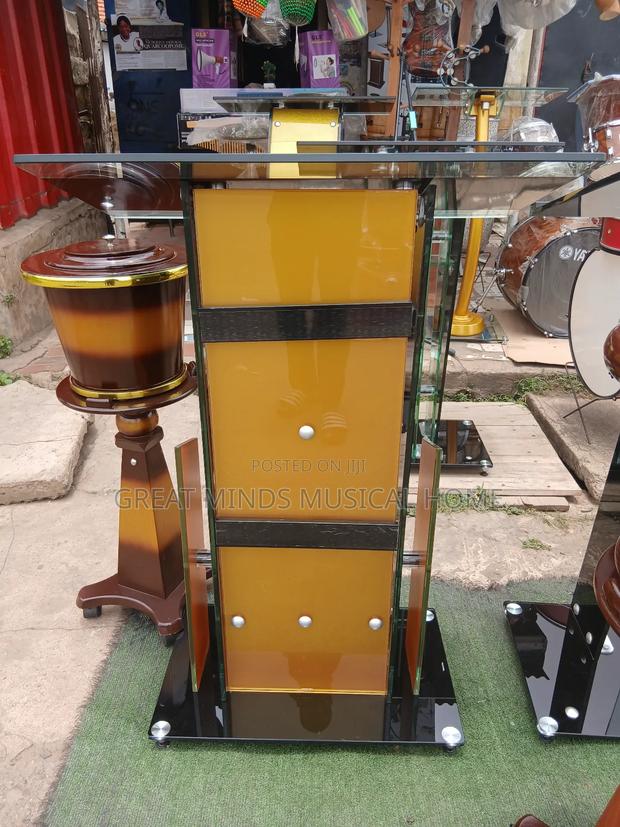Elegant Glass Pulpit · Photo 2