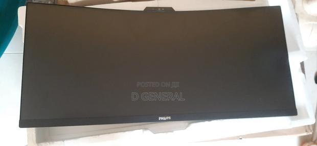 34inch Philips Monitor Curve Broken Screen · Photo 1