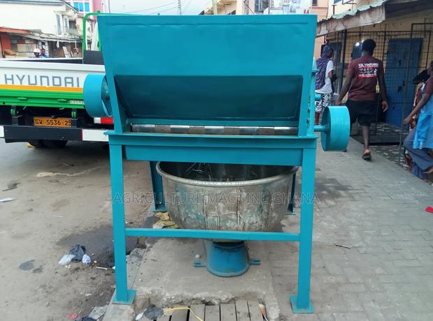 Bread Mixer and Roller With All Accessories Complete. · Photo 2