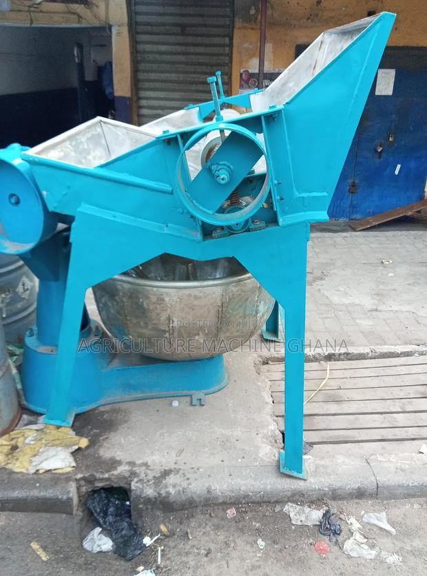 Bread Mixer and Roller With All Accessories Complete. · Photo 3