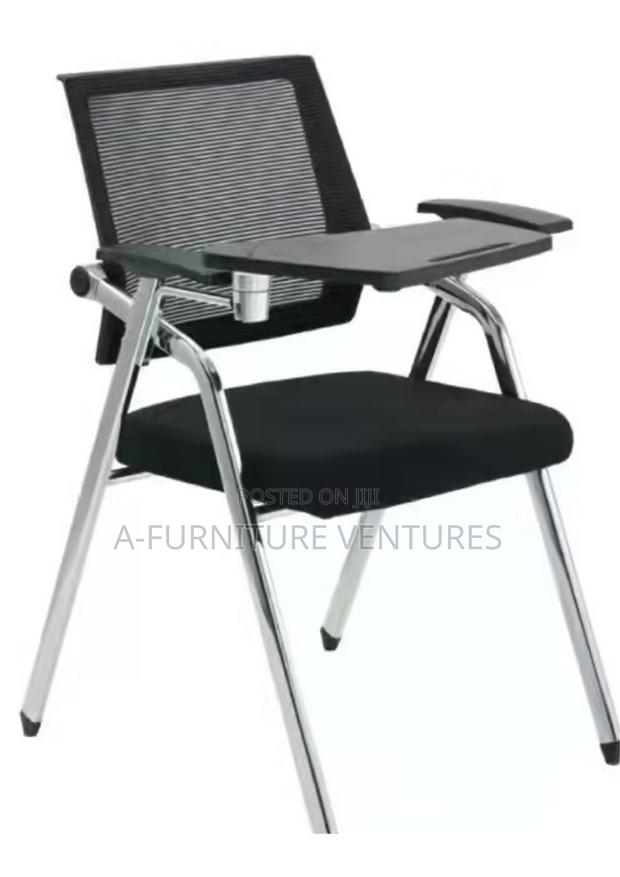 Student Folding Chair · Photo 1