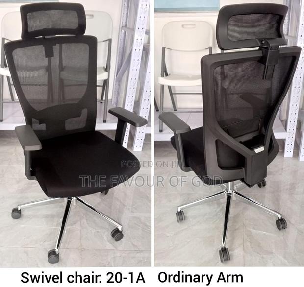 Strong and Well Made Swivel Chair · Photo 1
