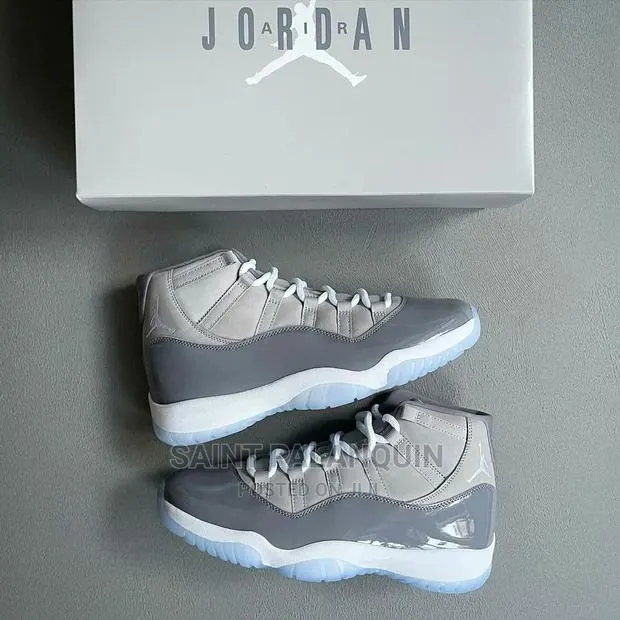 Jordan 11 Ash · Photo 1