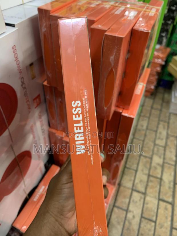 JBL Neck Band · Photo 4
