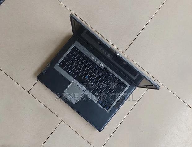 Laptop Dell Latitude D630 2GB Intel Core 2 Duo HDD 320GB