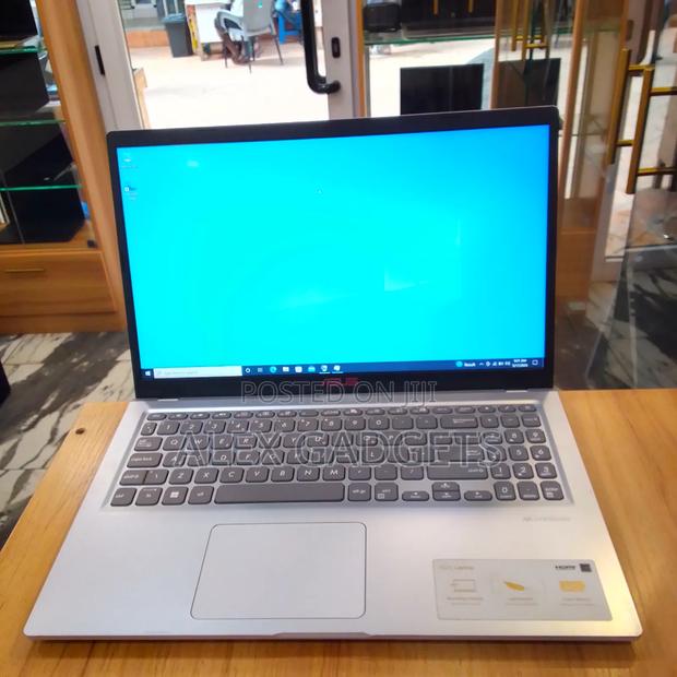 Laptop Asus 12GB Intel Core I3 SSD 256GB · Photo 2