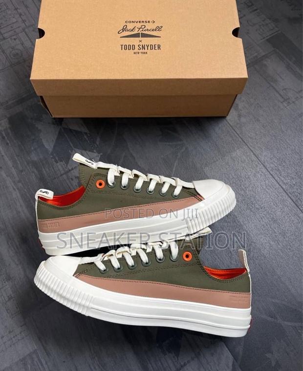 Original Converse Low Sneaker · Photo 1