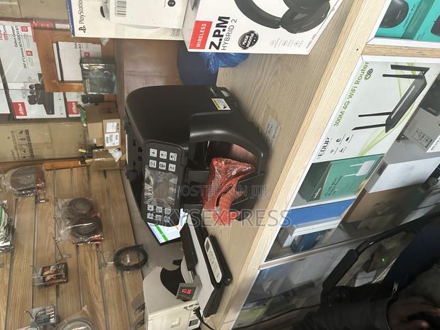 Double Pocket Value Counting Machine With Inbuilt Printer · Photo 3