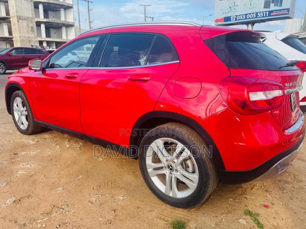 Mercedes-Benz GLA 250 2018 Red · Photo 4