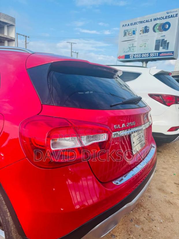 Mercedes-Benz GLA 250 2018 Red · Photo 5