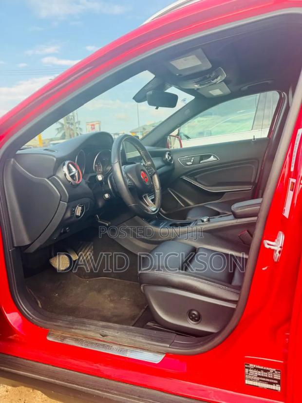 Mercedes-Benz GLA 250 2018 Red · Photo 6
