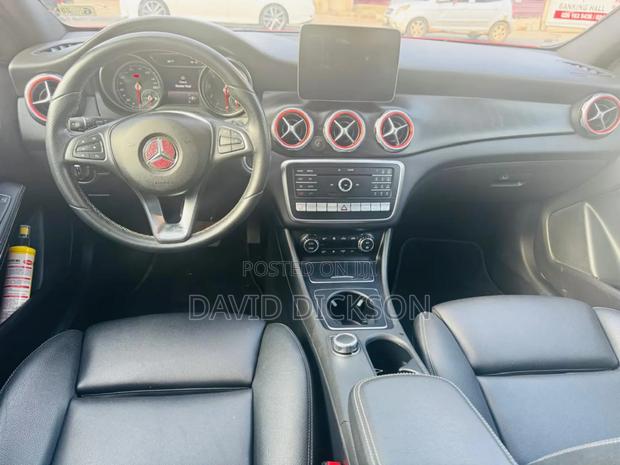 Mercedes-Benz GLA 250 2018 Red · Photo 7