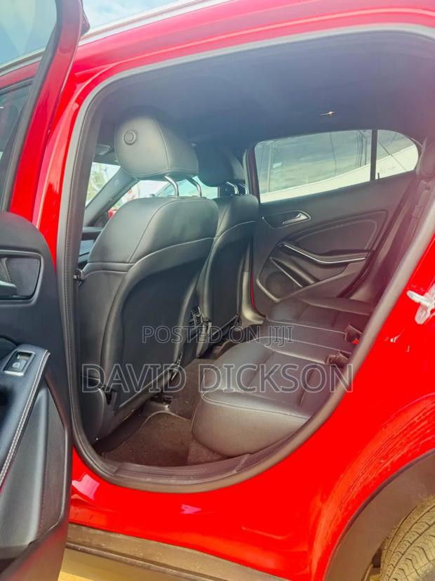Mercedes-Benz GLA 250 2018 Red · Photo 8
