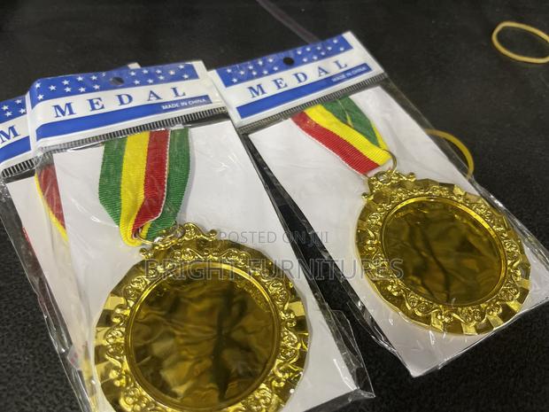 Award Medal · Photo 1
