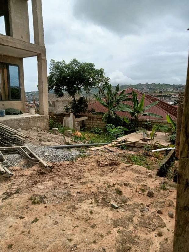 4bdrm Duplex in Kwabenya for sale · Photo 7
