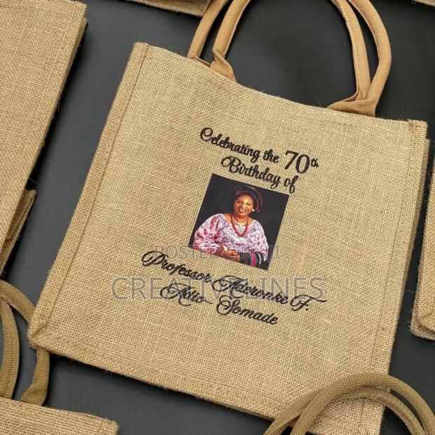 Customised Woven Backs · Photo 1