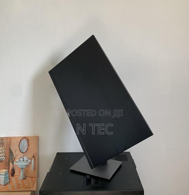 27 Inches Edgeless Dell Monitor · Photo 1